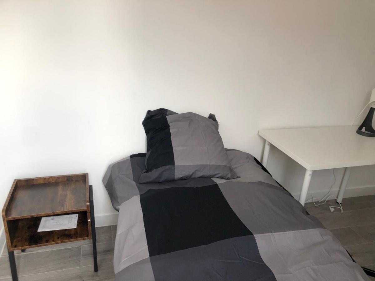 Evry Time Bed and Breakfast Courcouronnes Buitenkant foto